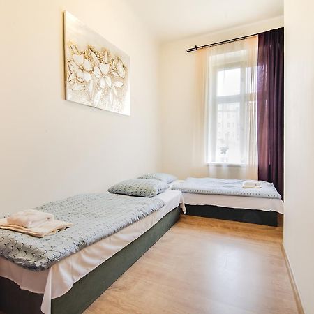Aparthotel Zarra Prag Exteriör bild
