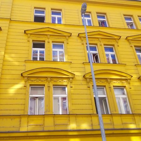 Aparthotel Zarra Prag Exteriör bild