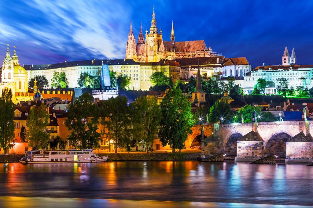 Aparthotel Zarra Prag Exteriör bild