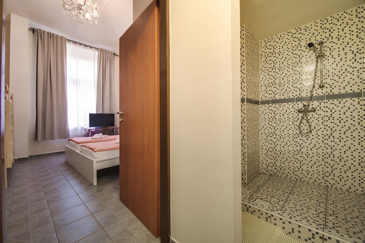 Aparthotel Zarra Prag Rum bild