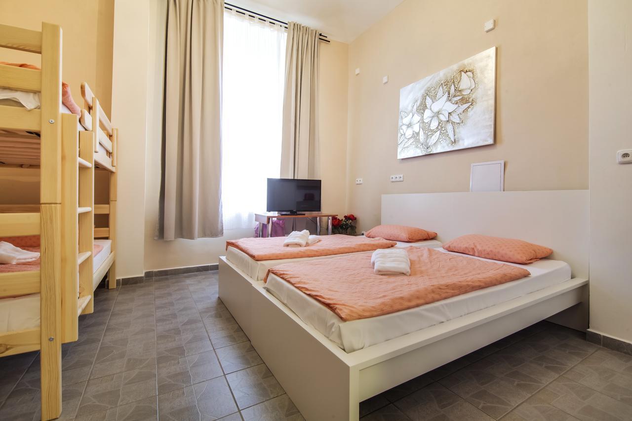 Aparthotel Zarra Prag Rum bild