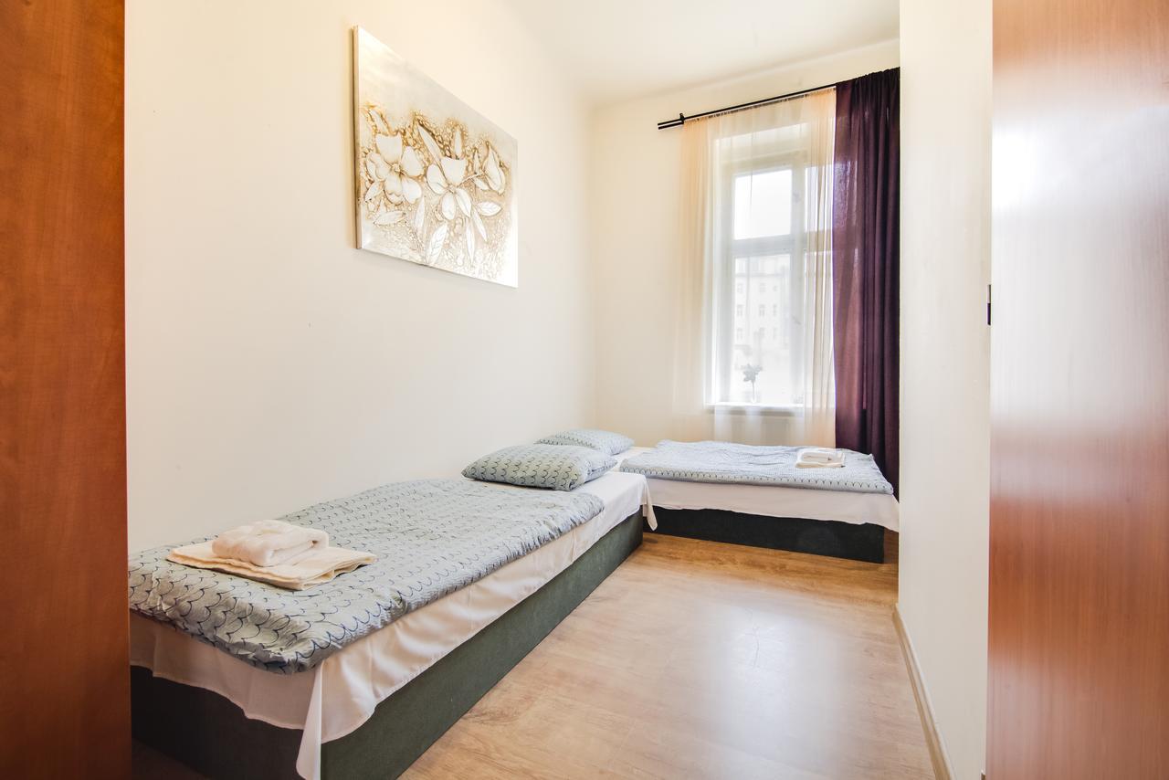 Aparthotel Zarra Prag Exteriör bild