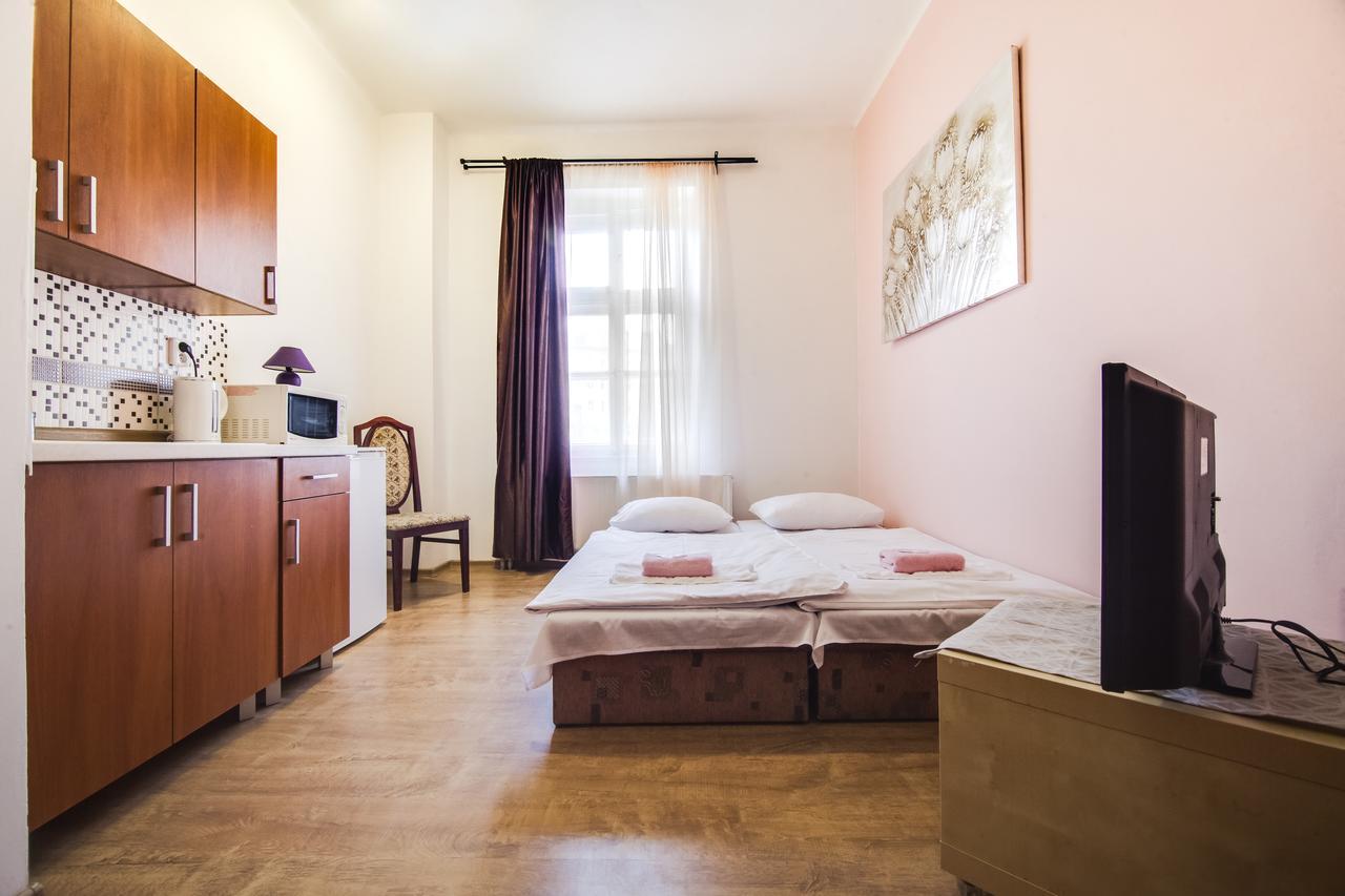 Aparthotel Zarra Prag Exteriör bild