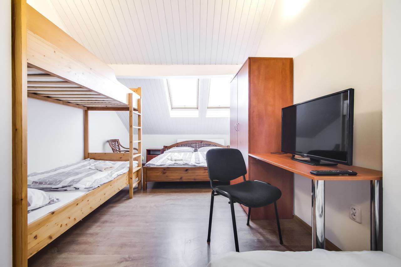Aparthotel Zarra Prag Exteriör bild