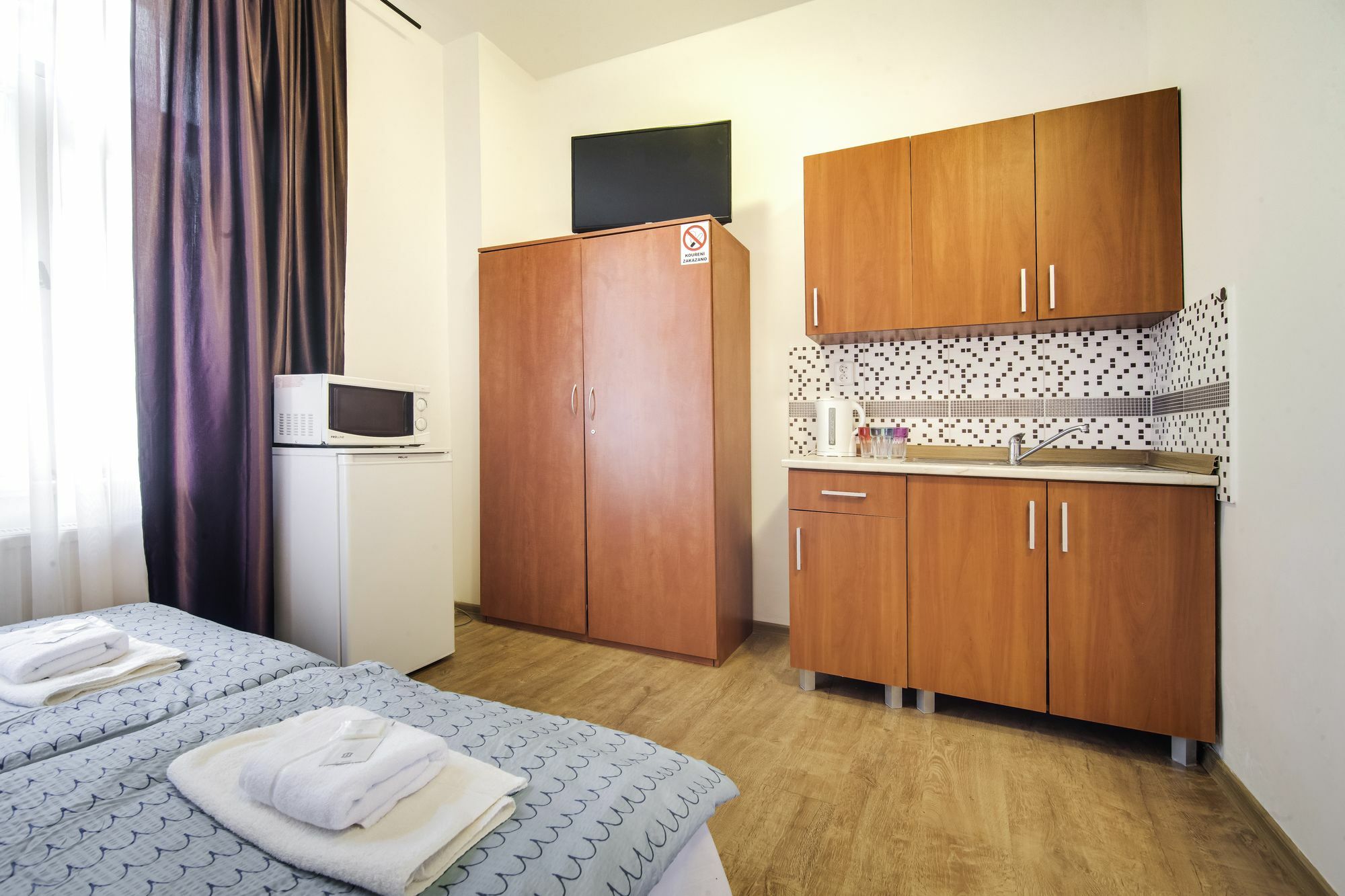 Aparthotel Zarra Prag Exteriör bild