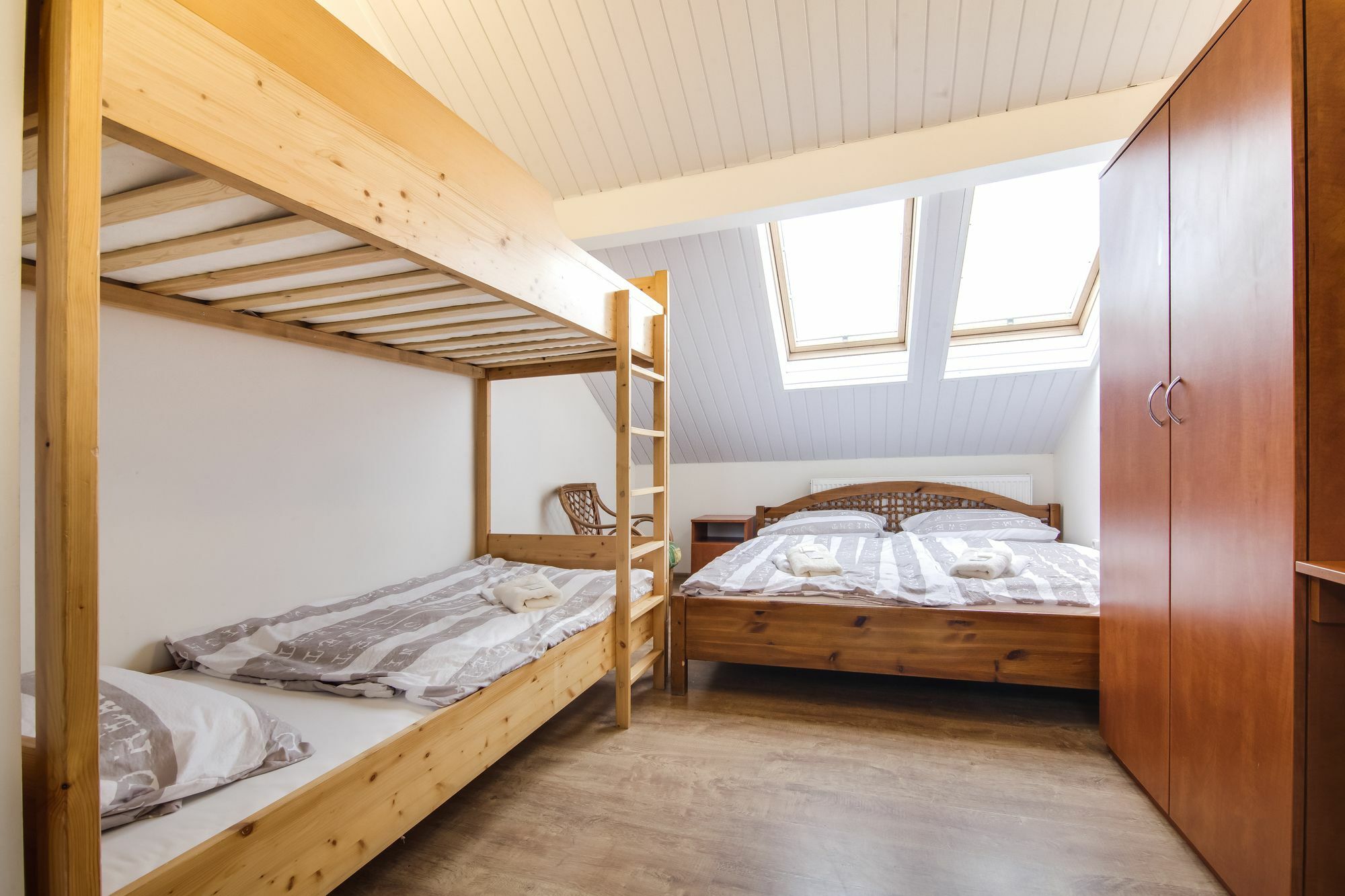 Aparthotel Zarra Prag Exteriör bild