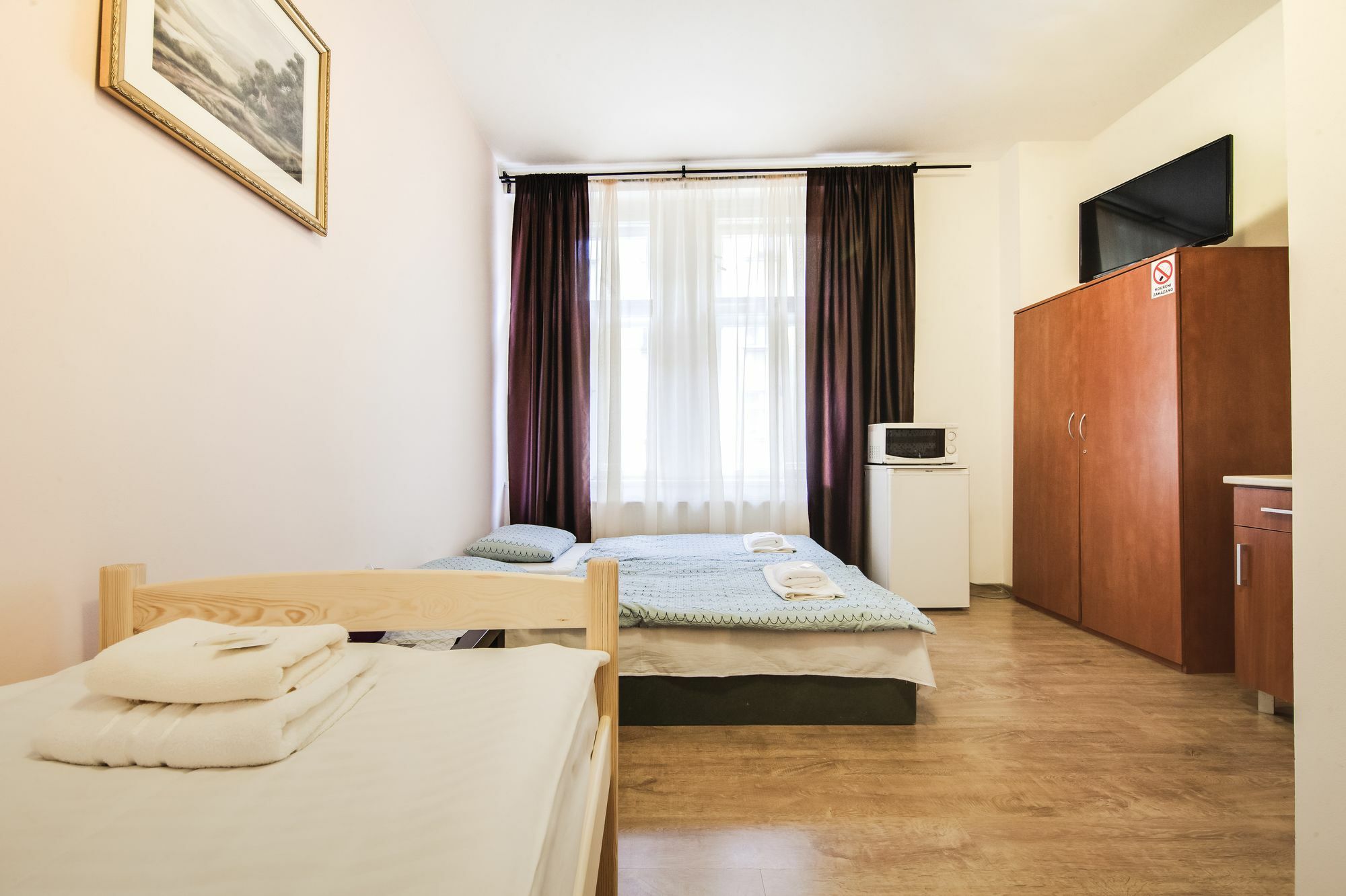 Aparthotel Zarra Prag Exteriör bild